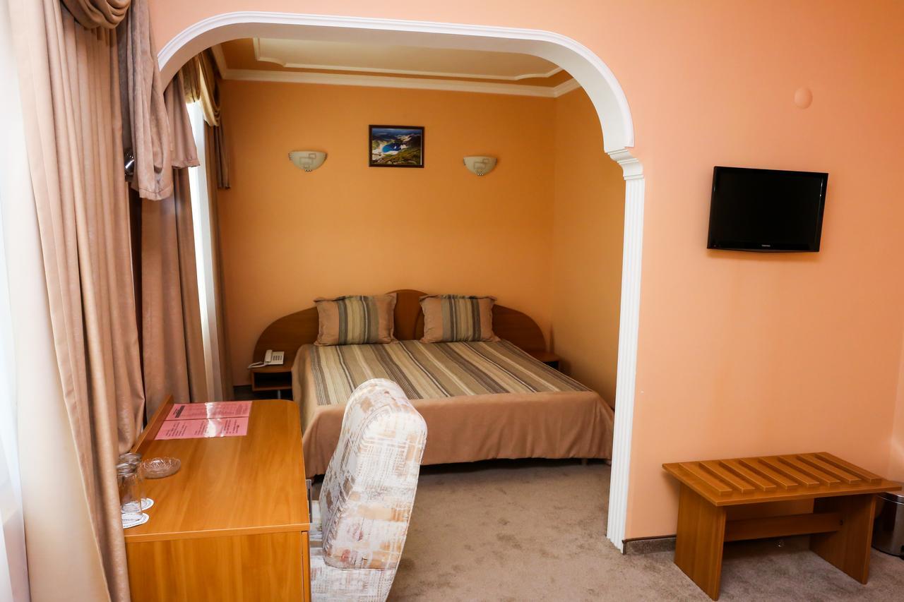 Hotel Bulgaria Кырджали Экстерьер фото