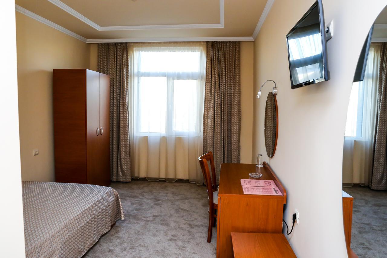 Hotel Bulgaria Кырджали Экстерьер фото