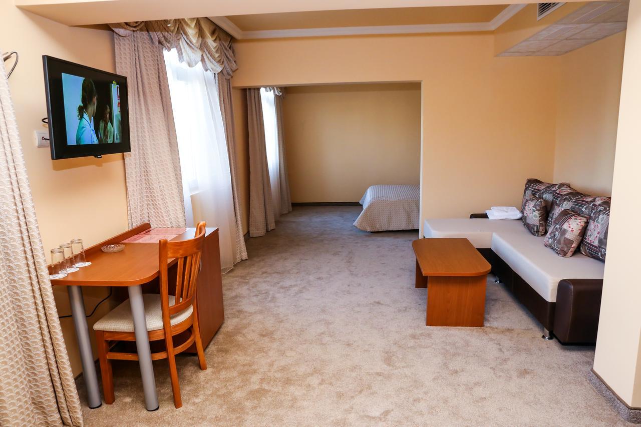 Hotel Bulgaria Кырджали Экстерьер фото