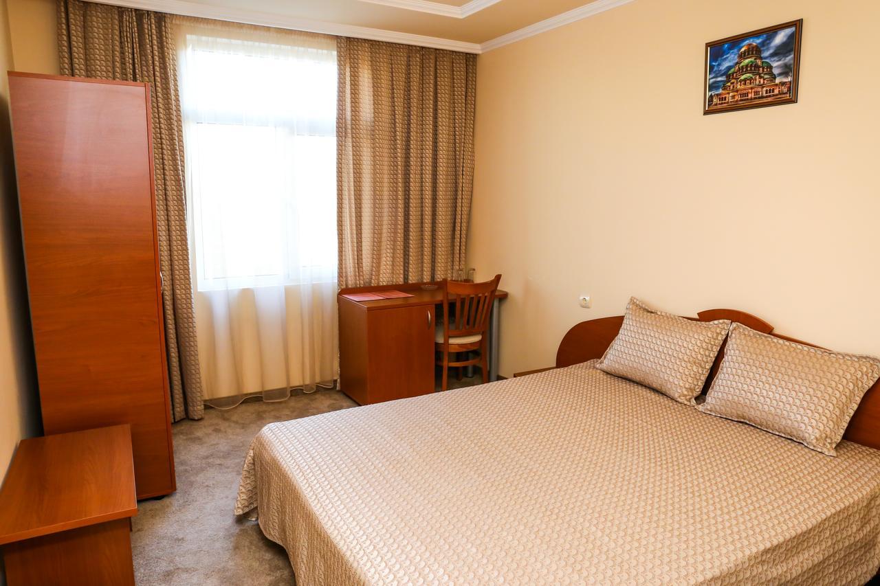 Hotel Bulgaria Кырджали Экстерьер фото